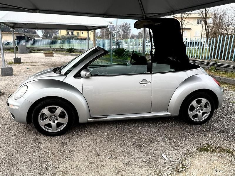 Usata VW New Beetle 104 CV (76 kW) 2007 Grigio Utilitaria