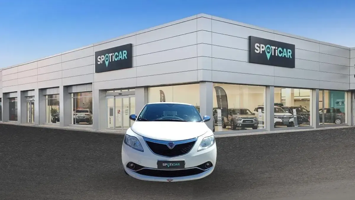 Usata Lancia Ypsilon 69 CV (50 kW) 2020 Bianco Utilitaria