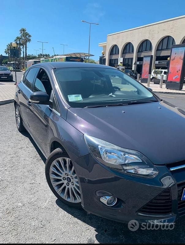 Usata Ford Focus 115 CV (84 kW) 2012 Grigio Berlina