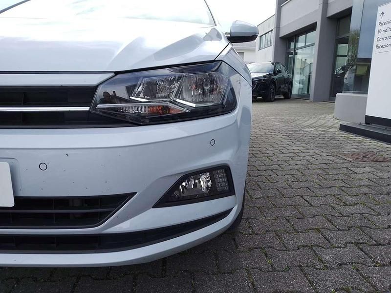 Usata VW Polo Comfortline 95 CV (69 kW) 2019 White silver metall. Utilitaria