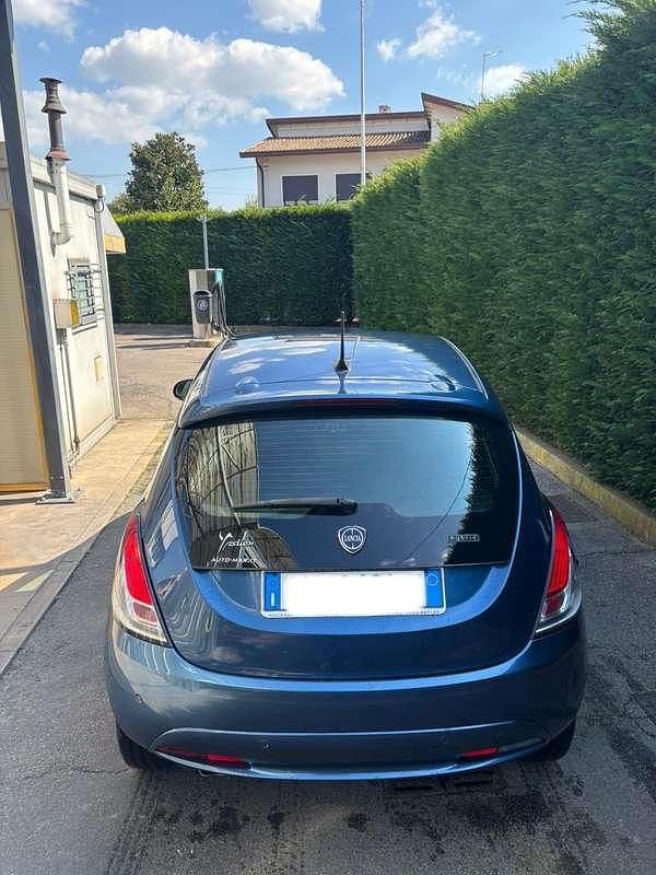 Usata Lancia Ypsilon Gold 69 CV (50 kW) 2021 Utilitaria