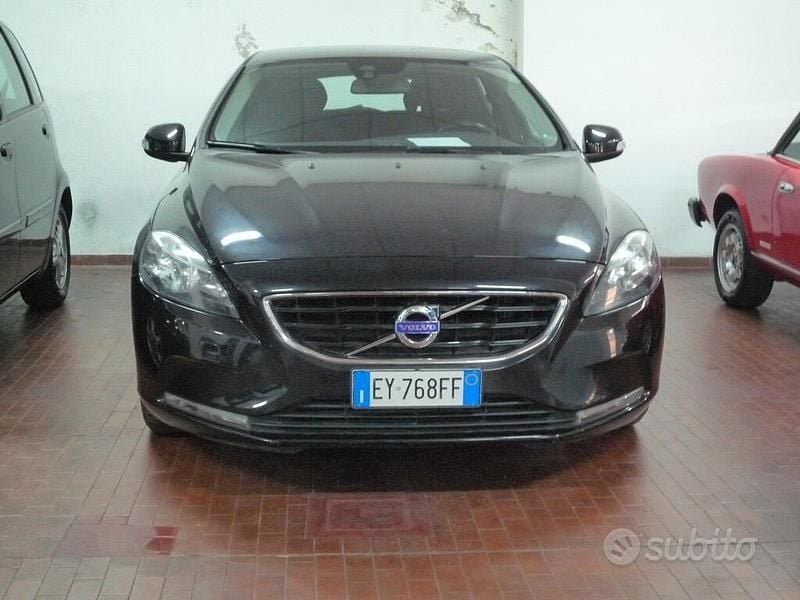 Usata Volvo V40 Kinetic 149 CV (109 kW) 2015 Nero Berlina