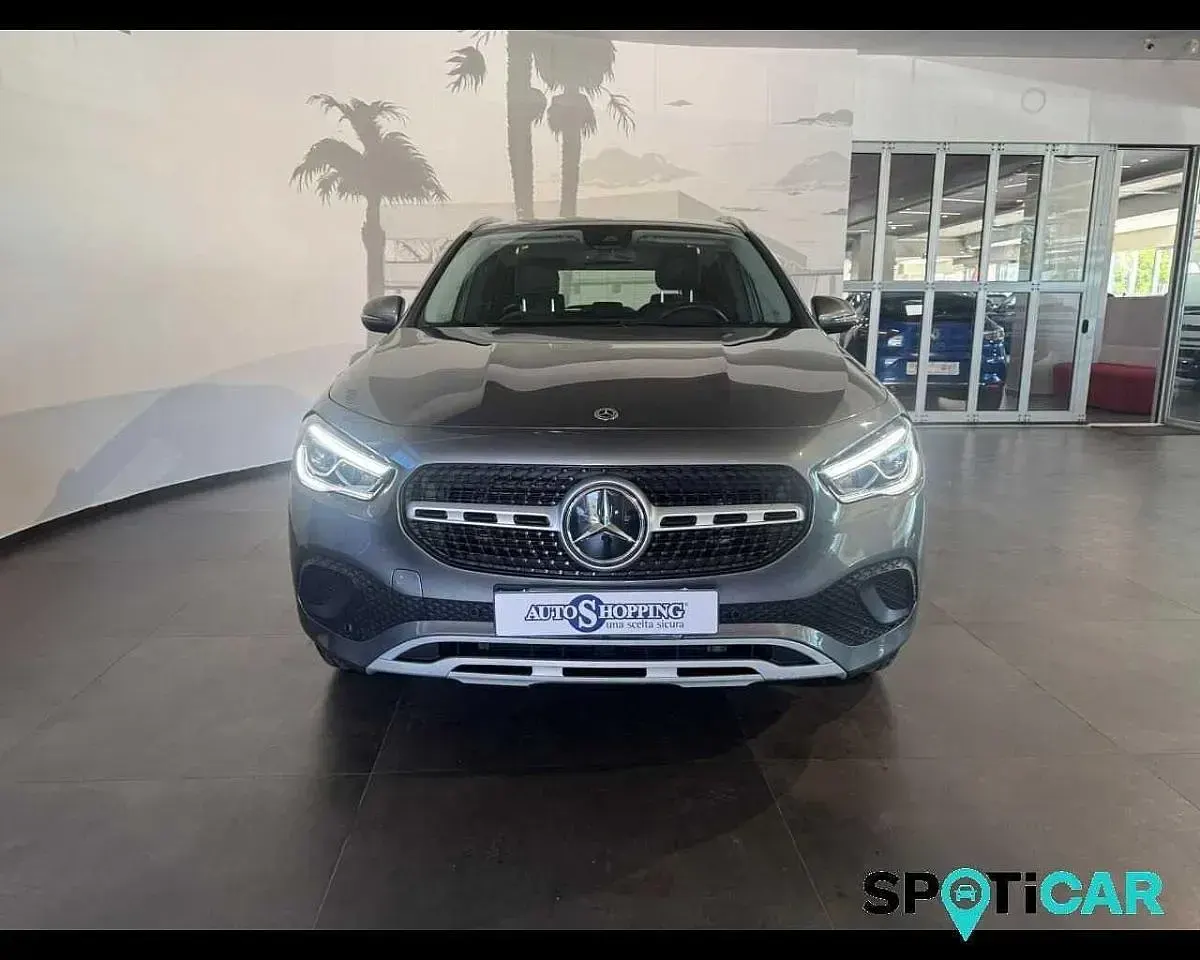 Usata Mercedes GLA200 Business 150 CV (110 kW) 2023 Grigio SUV