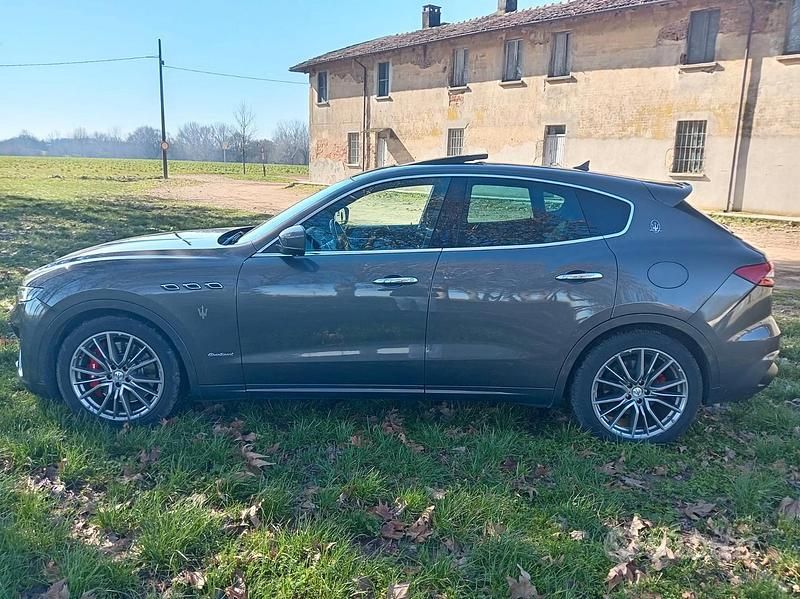 Usata Maserati Levante 250 CV (183 kW) 2020 Grigio SUV
