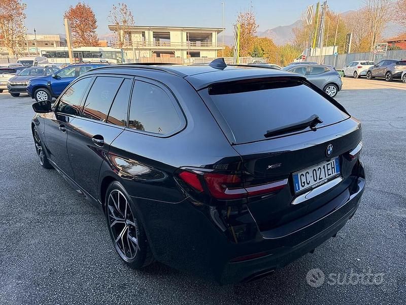 Usado BMW 530 M Sport 249 HP (183 kW) 2020 Azul Carrinha