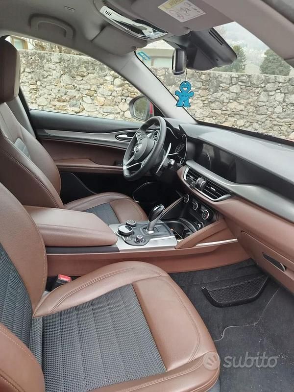 Usata Alfa Romeo Stelvio 180 CV (132 kW) 2018 Rosso SUV