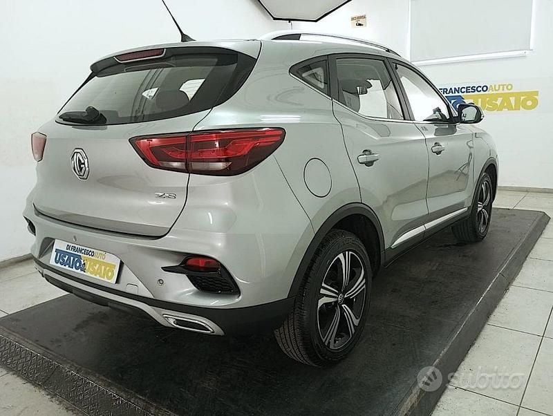 Usata MG ZS Luxury 106 CV (77 kW) 2024 Grigio SUV