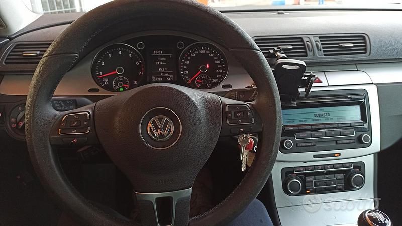 Usata VW Passat 150 CV (110 kW) 2010 Grigio Station wagon