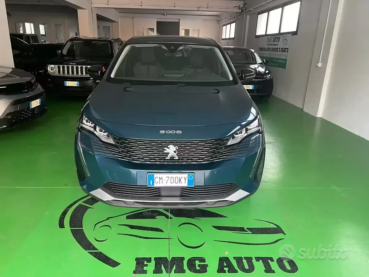 Usata Peugeot 5008 Allure 131 CV (96 kW) 2022 Blu SUV