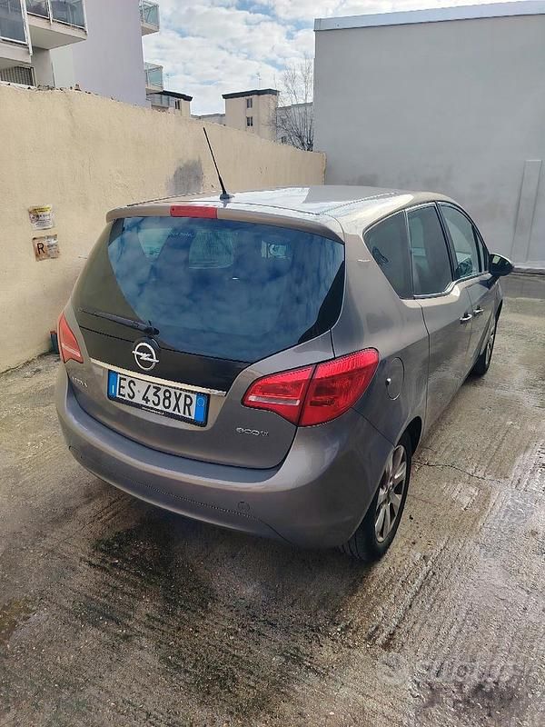 Usata Opel Meriva 95 CV (69 kW) 2014 Grigio Monovolume