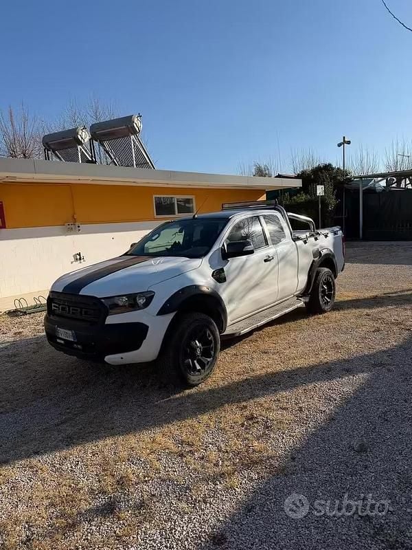 Usata Ford Ranger 143 CV (105 kW) 2019 Bianco Pick-up