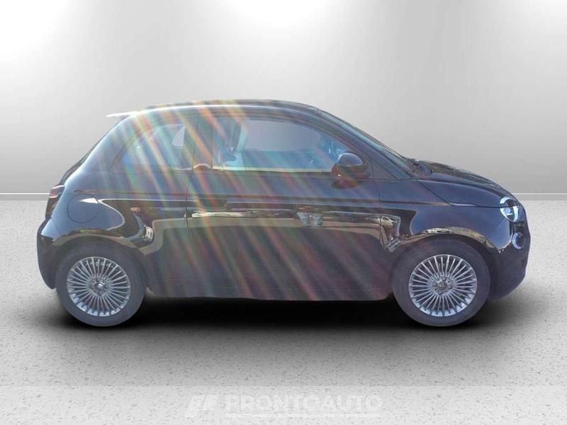 Uusi Fiat 500 Icon 65 HP (47 kW) 2026 Musta Sedan