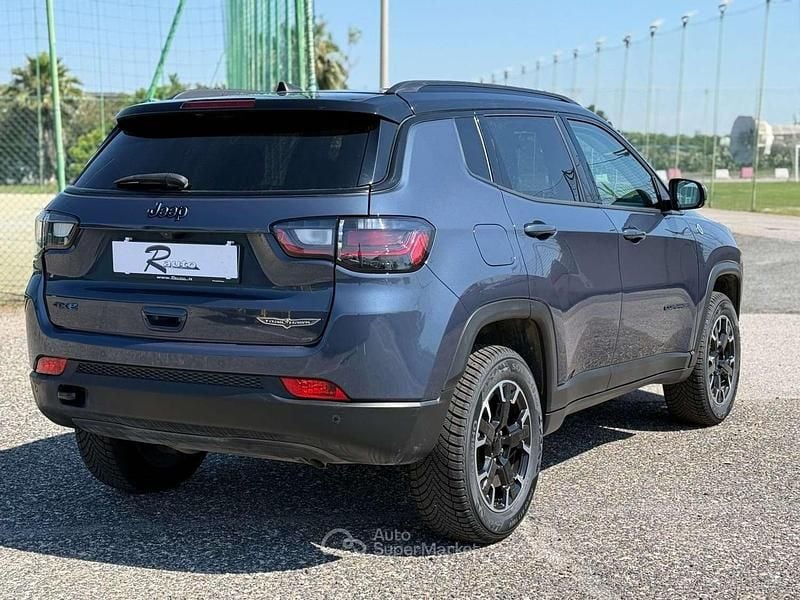 Usata Jeep Compass Trailhawk 240 CV (176 kW) 2023 Blu/azzurro SUV