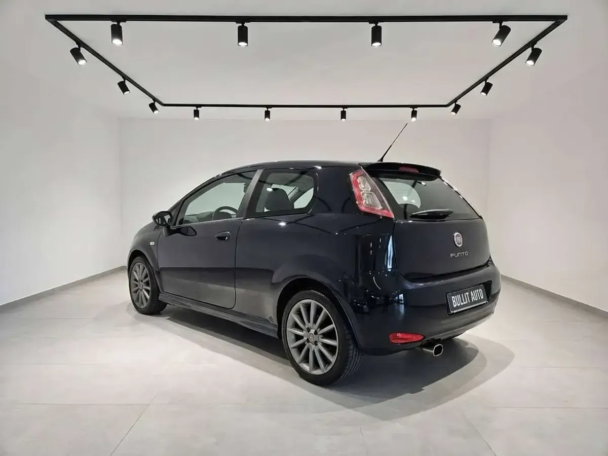 Usata Fiat Punto Lounge 75 CV (55 kW) 2014 Blu/azzurro Utilitaria