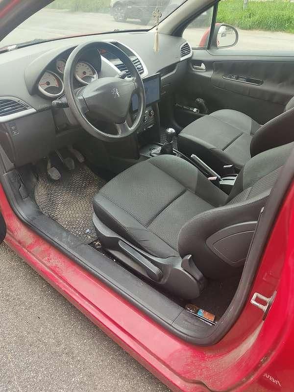 Usata Peugeot 207 Urban Move 90 CV (66 kW) 2009 Berlina