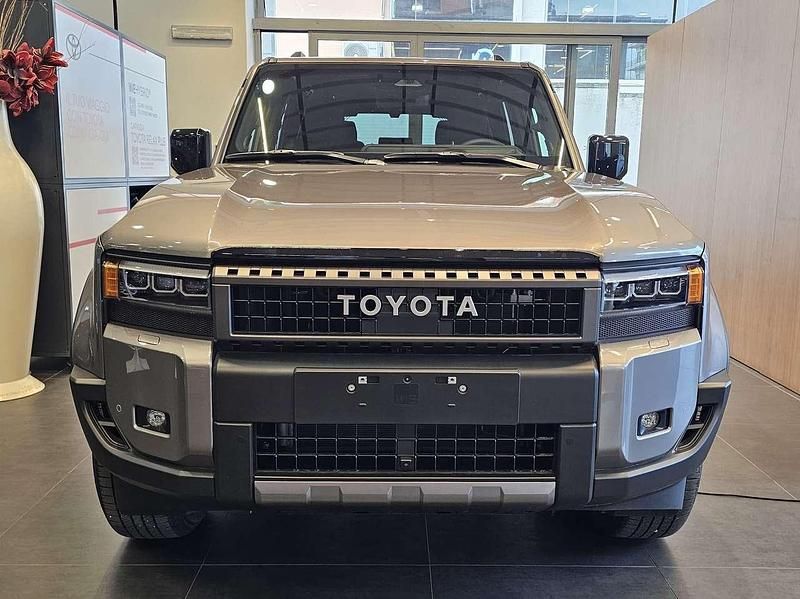 Nuova Toyota Land Cruiser Prado Lounge 205 CV (150 kW) 2026 Bronze met SUV