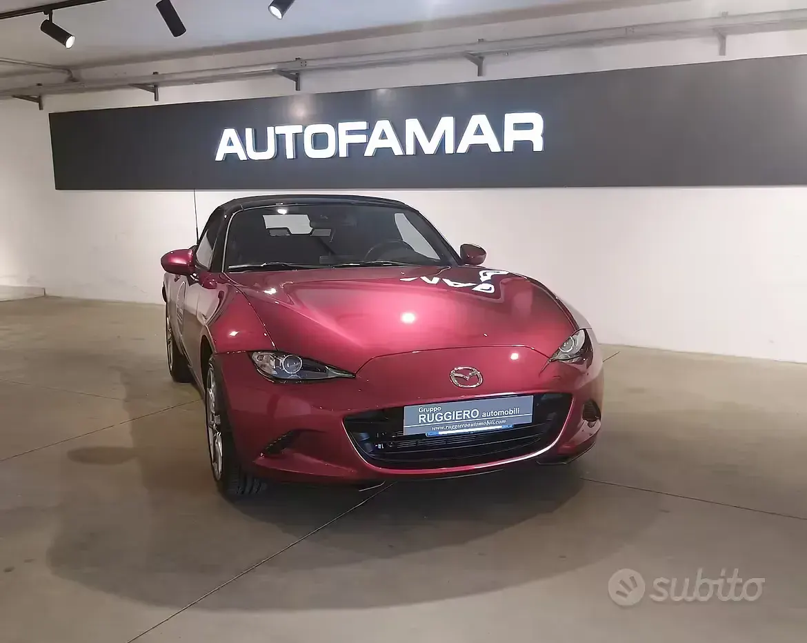 Usata Mazda MX5 Exclusive-Line 184 CV (135 kW) 2023 Rosso Cabrio