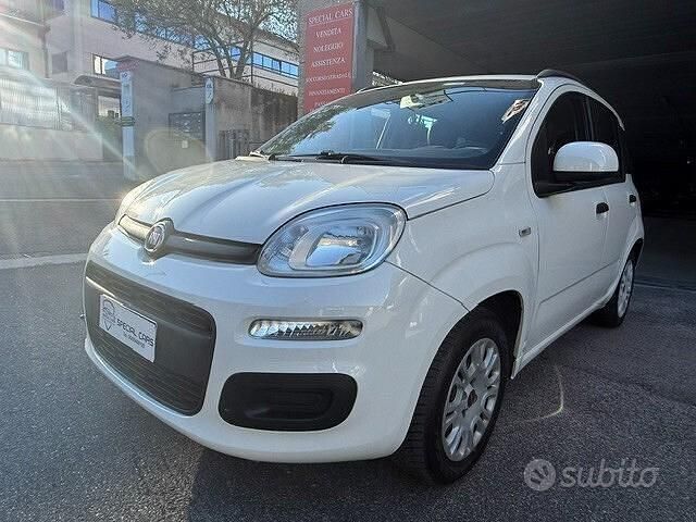 Usata Fiat Panda Lounge 69 CV (50 kW) 2013 Bianco Utilitaria