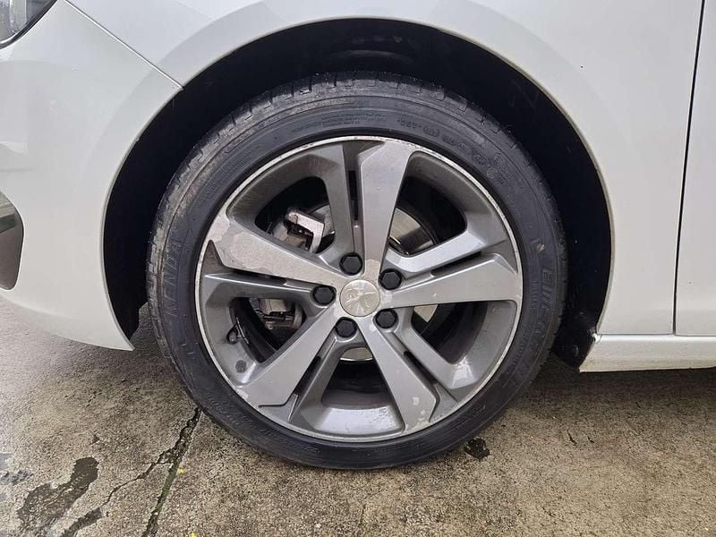 Usata Peugeot 308 Allure 120 CV (88 kW) 2017 Bianco perla Berlina