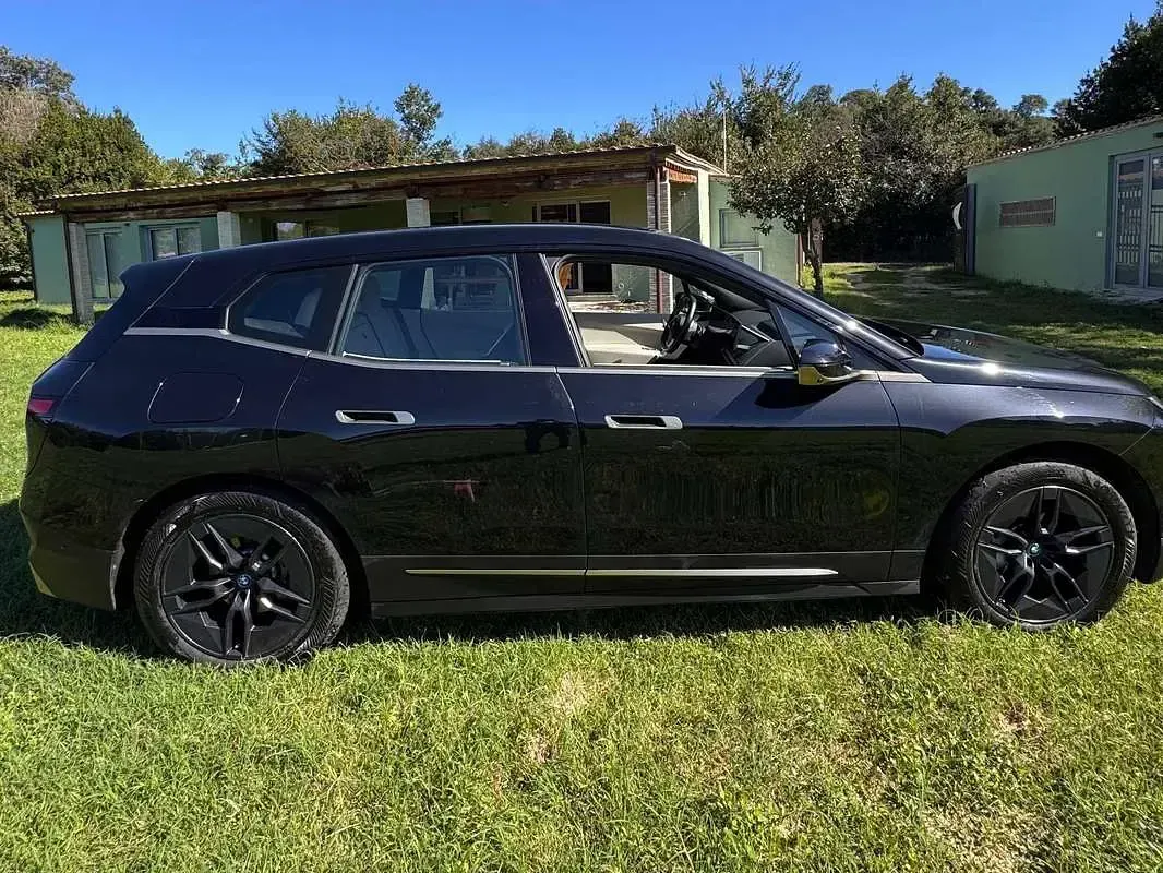 Usata BMW iX 139 kW (190 CV) 2023 Nero SUV