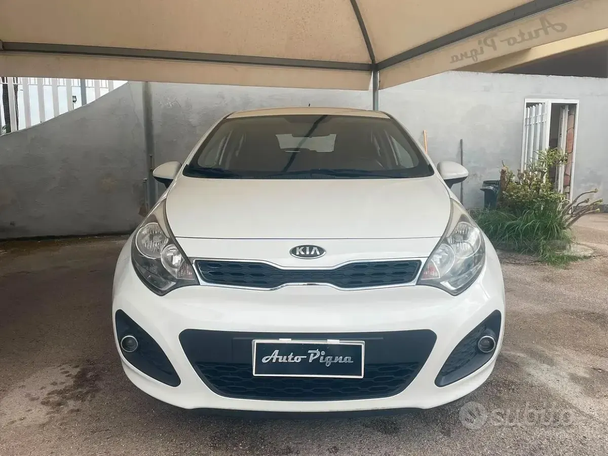 Usata Kia Rio Active 75 CV (55 kW) 2014 Bianco Berlina