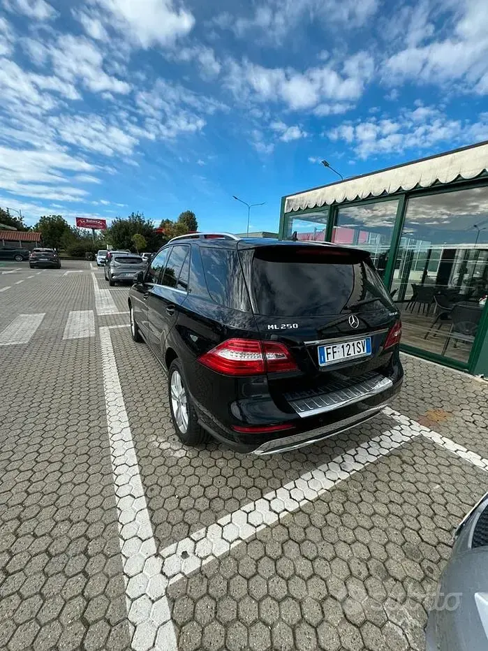 Usata Mercedes ML250 204 CV (150 kW) 2011 Nero SUV