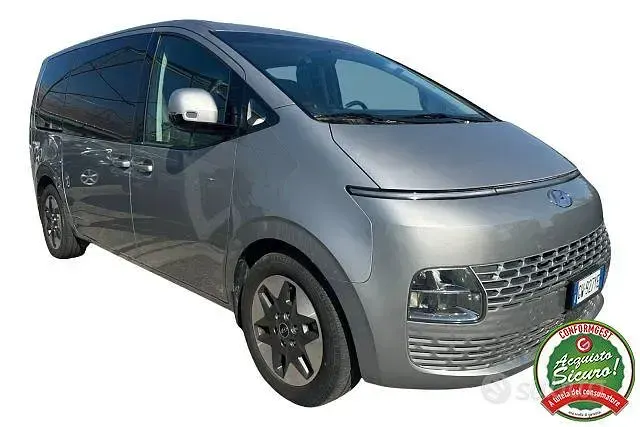 Usata Hyundai Staria 177 CV (130 kW) 2024 Grigio Monovolume