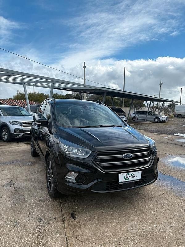 Usata Ford Kuga ST-Line 120 CV (88 kW) 2019 Nero SUV