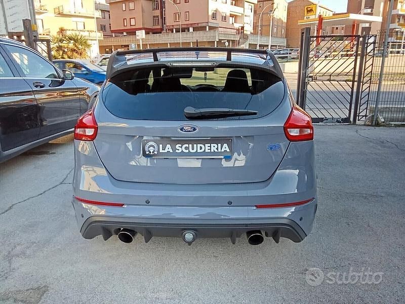 Usata Ford Focus RS 351 CV (258 kW) 2018 Grigio Berlina