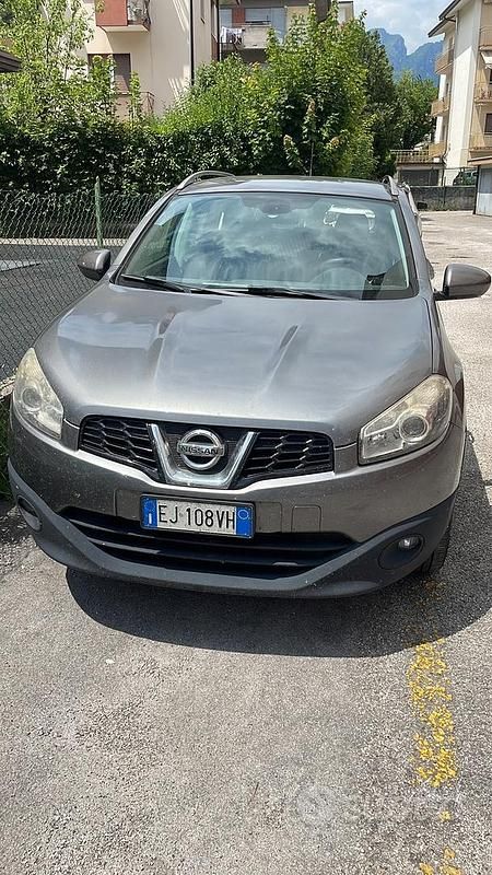 Grigio Usata 2011 Nissan Qashqai SUV | 7800 € (Cara) - Immagine 1/2