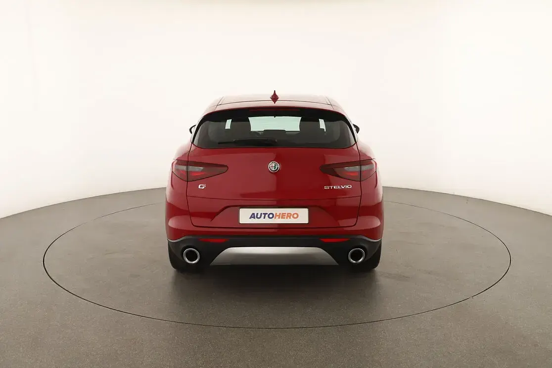Usata Alfa Romeo Stelvio Business 160 CV (117 kW) 2019 Rosso SUV