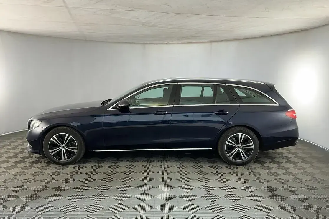 Usata Mercedes E220 195 CV (143 kW) 2019 Blu