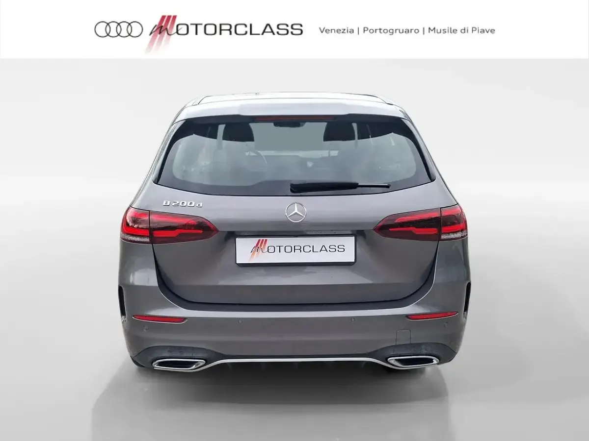 Usata Mercedes 200 Premium 149 CV (109 kW) 2019 Grigio Monovolume