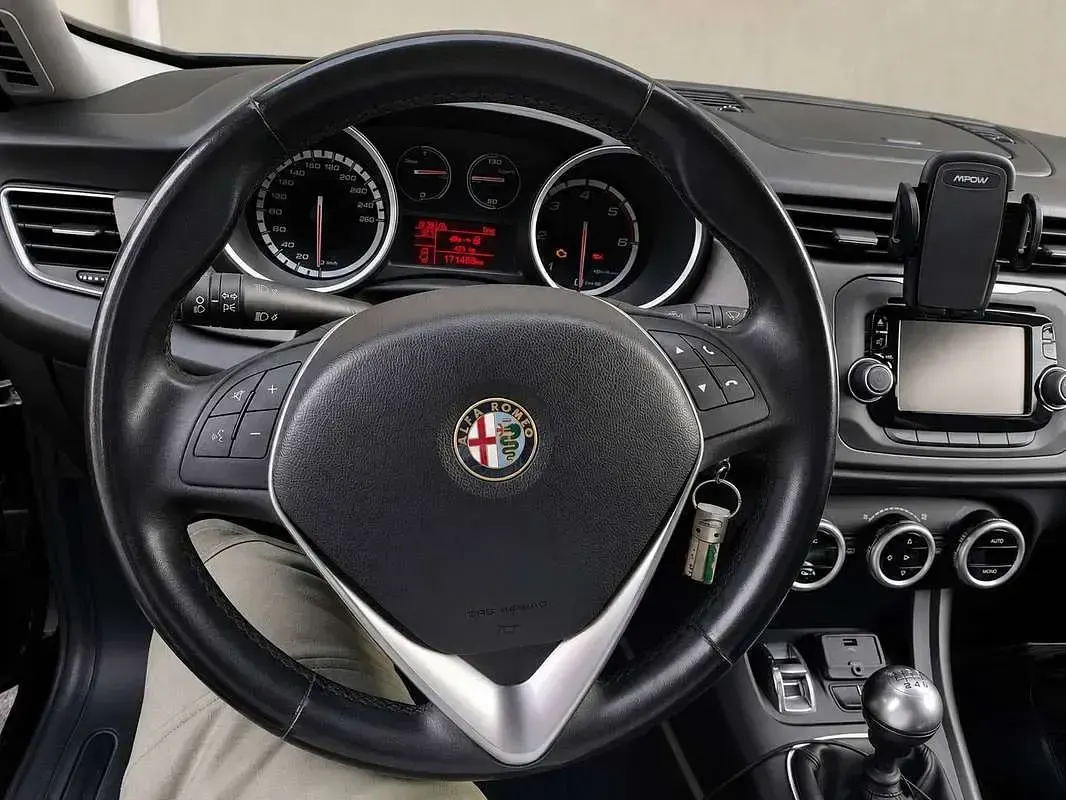 Usata Alfa Romeo Giulietta Distinctive 109 CV (80 kW) 2013 Nero Utilitaria