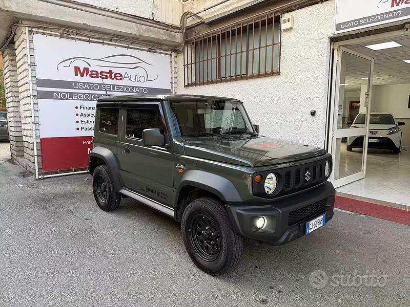 Usata Suzuki Jimny 102 CV (75 kW) 2022 Verde SUV