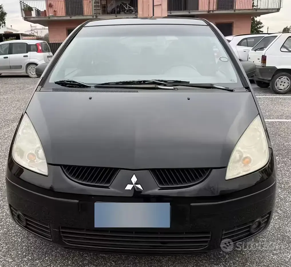 Usata Mitsubishi Colt 95 CV (69 kW) 2005 Nero Utilitaria