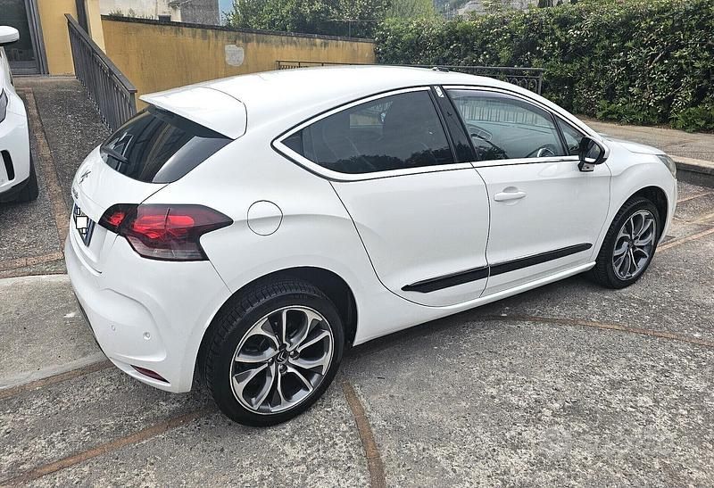 Usata DS Automobiles DS4 163 CV (119 kW) 2011 Bianco Berlina