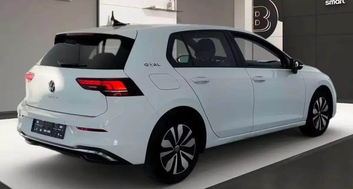 Usata VW Golf VIII Goal 116 CV (85 kW) 2025 Bianco Berlina