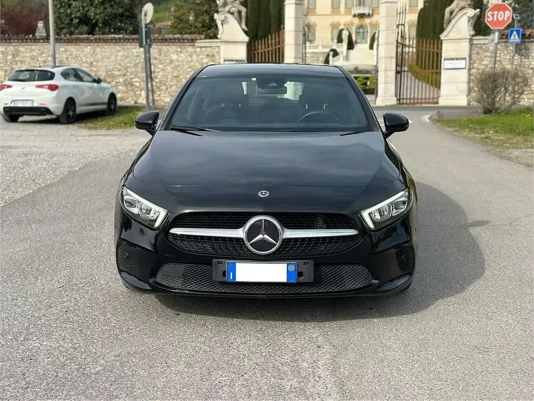 Usata Mercedes A180 136 CV (100 kW) 2020 Nero Berlina
