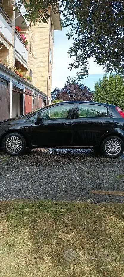 Usata Fiat Grande Punto Active 75 CV (55 kW) 2008 Nero Utilitaria