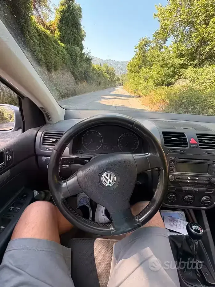 Usata VW Golf IV 140 CV (102 kW) 2004 Grigio Berlina