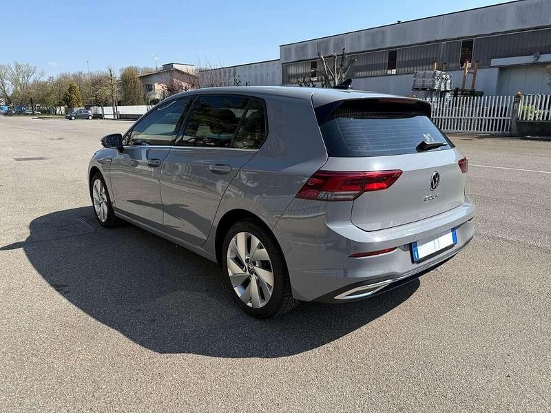 Usata VW Golf VIII Style 116 CV (85 kW) 2021 Grigio Berlina