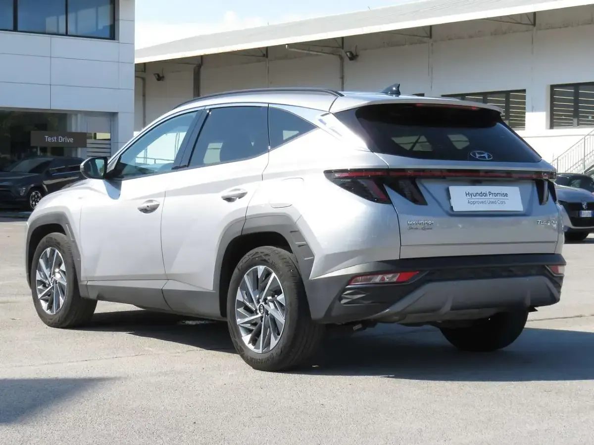 Usata Hyundai Tucson 150 CV (110 kW) 2023 Shimmering silver SUV