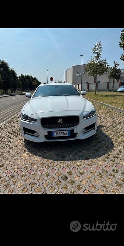 Usata Jaguar XE R-Sport 180 CV (132 kW) 2017 Bianco Berlina