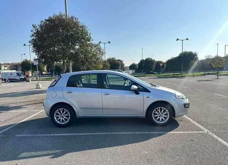 Usata Fiat Grande Punto 69 CV (50 kW) 2005 Grigio Utilitaria