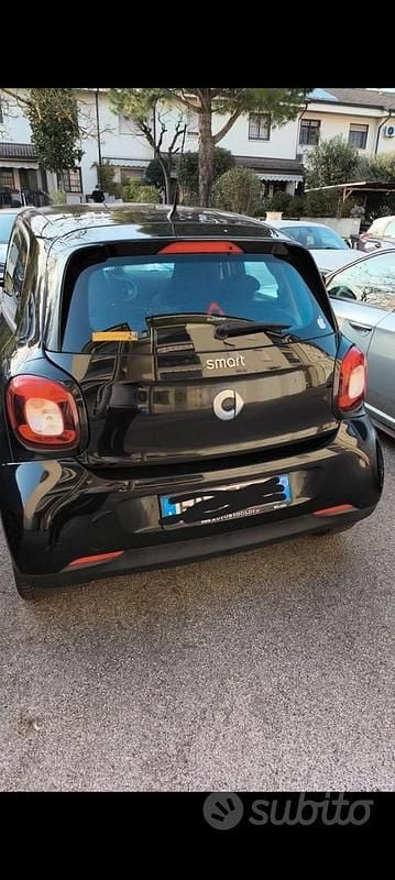 Usata Smart ForFour 71 CV (52 kW) 2016 Nero Utilitaria