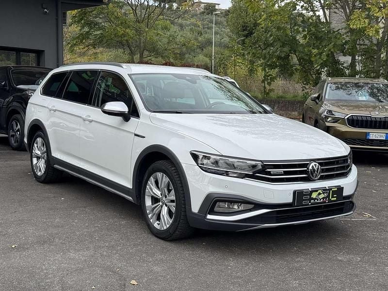 Usata VW Passat Alltrack 190 CV (139 kW) 2020 Bianco Station wagon