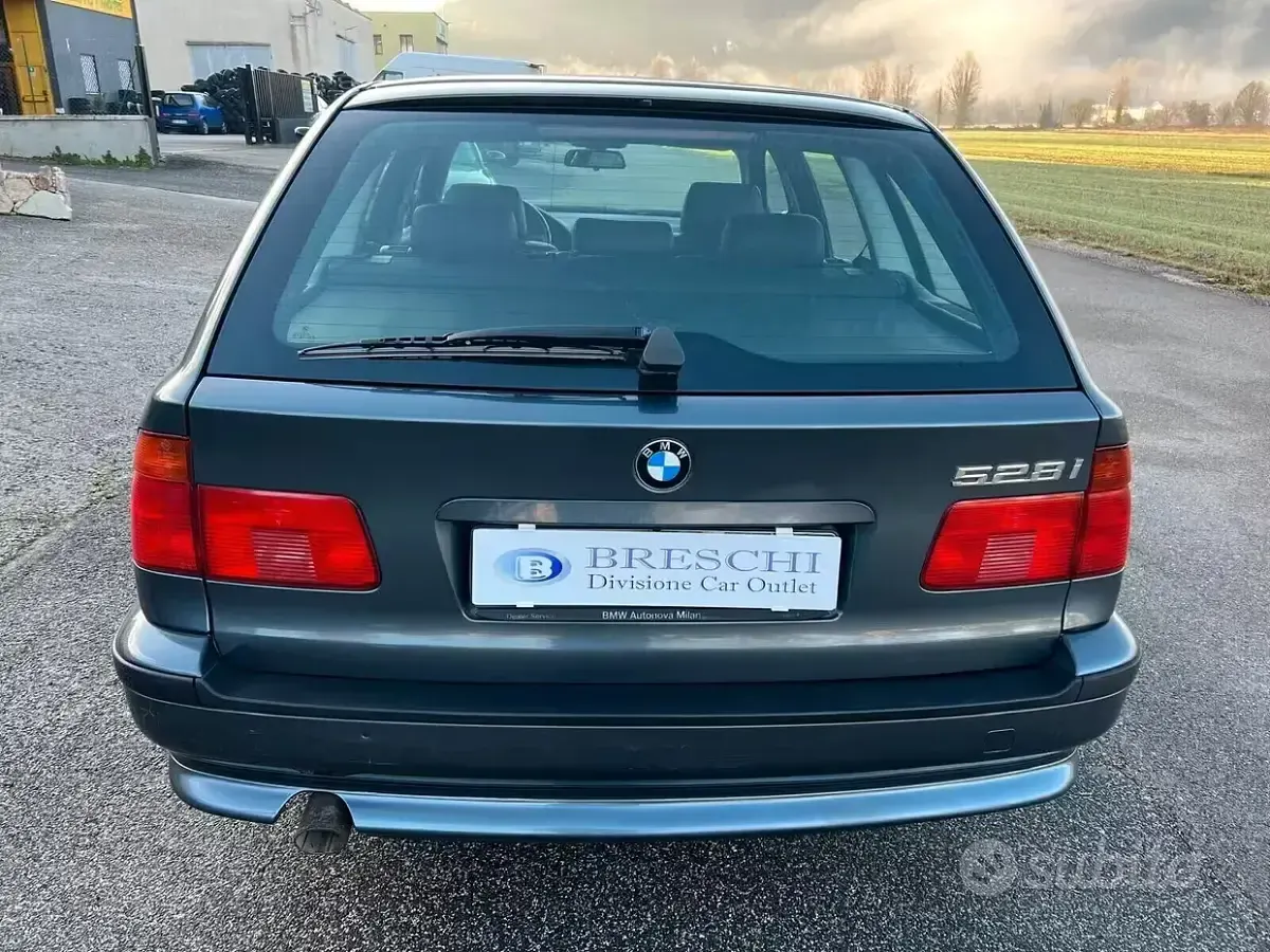 Usata BMW 528 Shadowline 193 CV (141 kW) 2000 Grigio Station wagon