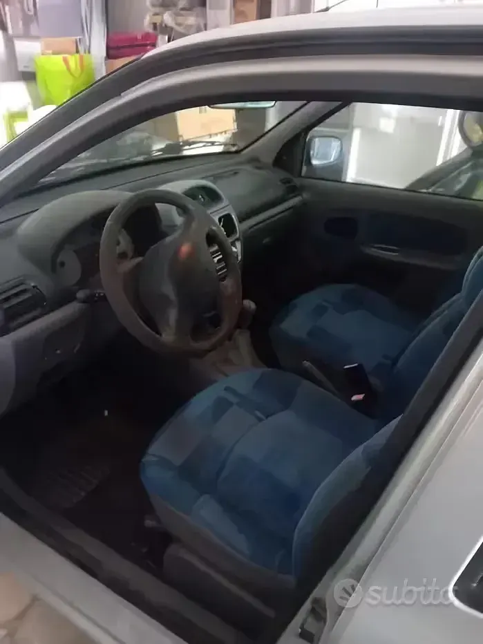 Usata Renault Clio 58 CV (42 kW) 2000 Grigio Berlina