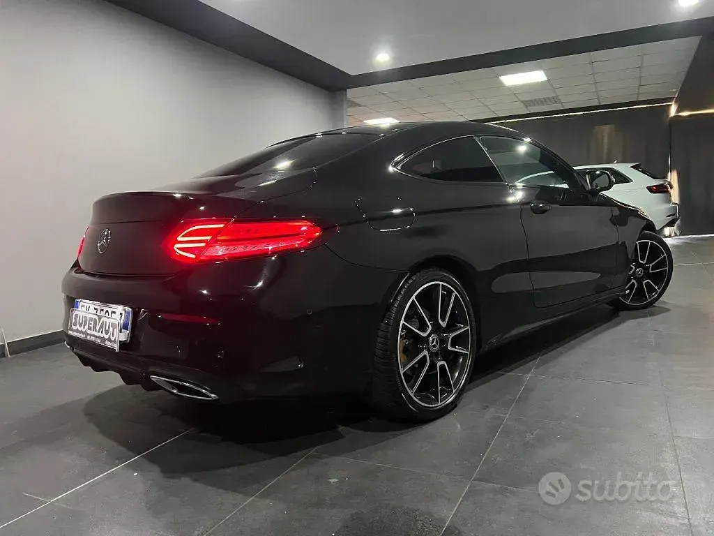 Usata Mercedes C220 AMG 194 CV (142 kW) 2020 Nero Coupé